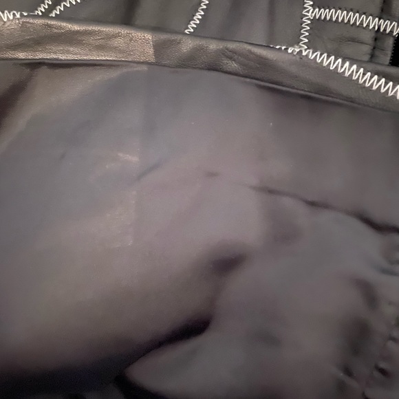 Danier leather mini skirt - Picture 8 of 8